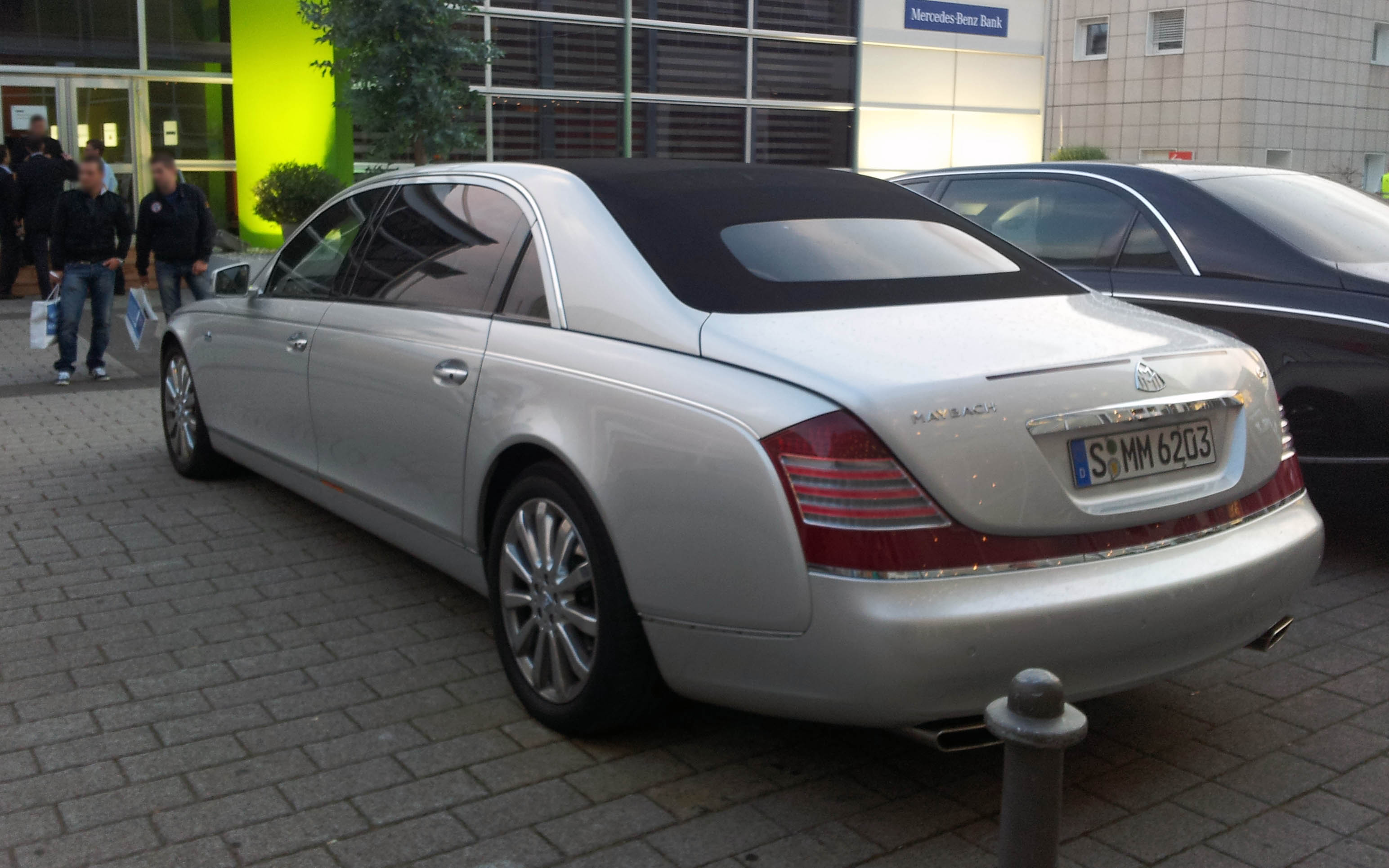 File:Silver Maybach 62S Landaulet rl IAA 2011.jpg - Wikimedia Commons