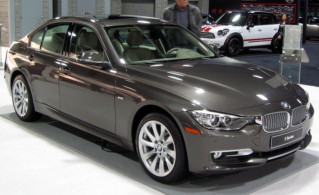 File:2012 BMW 328i sedan -- 2012 DC 1.JPG - Wikimedia Commons