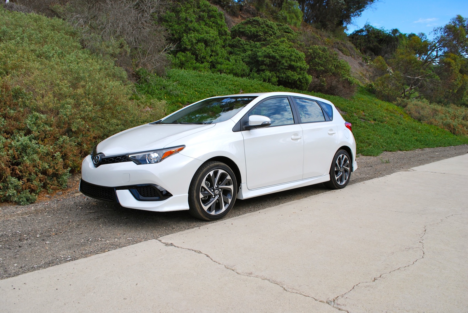 Review: New Scion iM Reminds Us Toyota Knows How To Do Practical And Fun |  Carscoops
