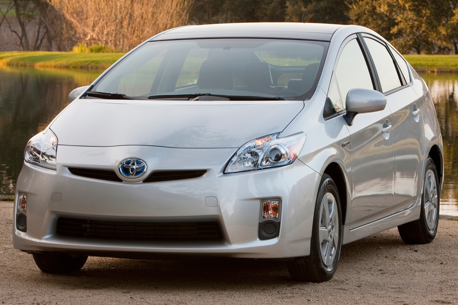 2010 Toyota Prius Review & Ratings | Edmunds