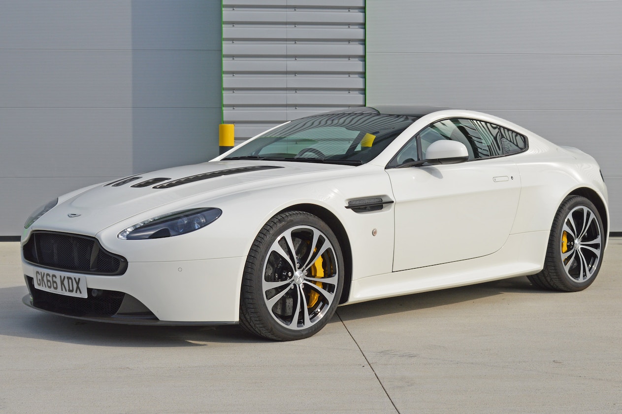 2016 ASTON MARTIN V12 VANTAGE S - 1,928 MILES