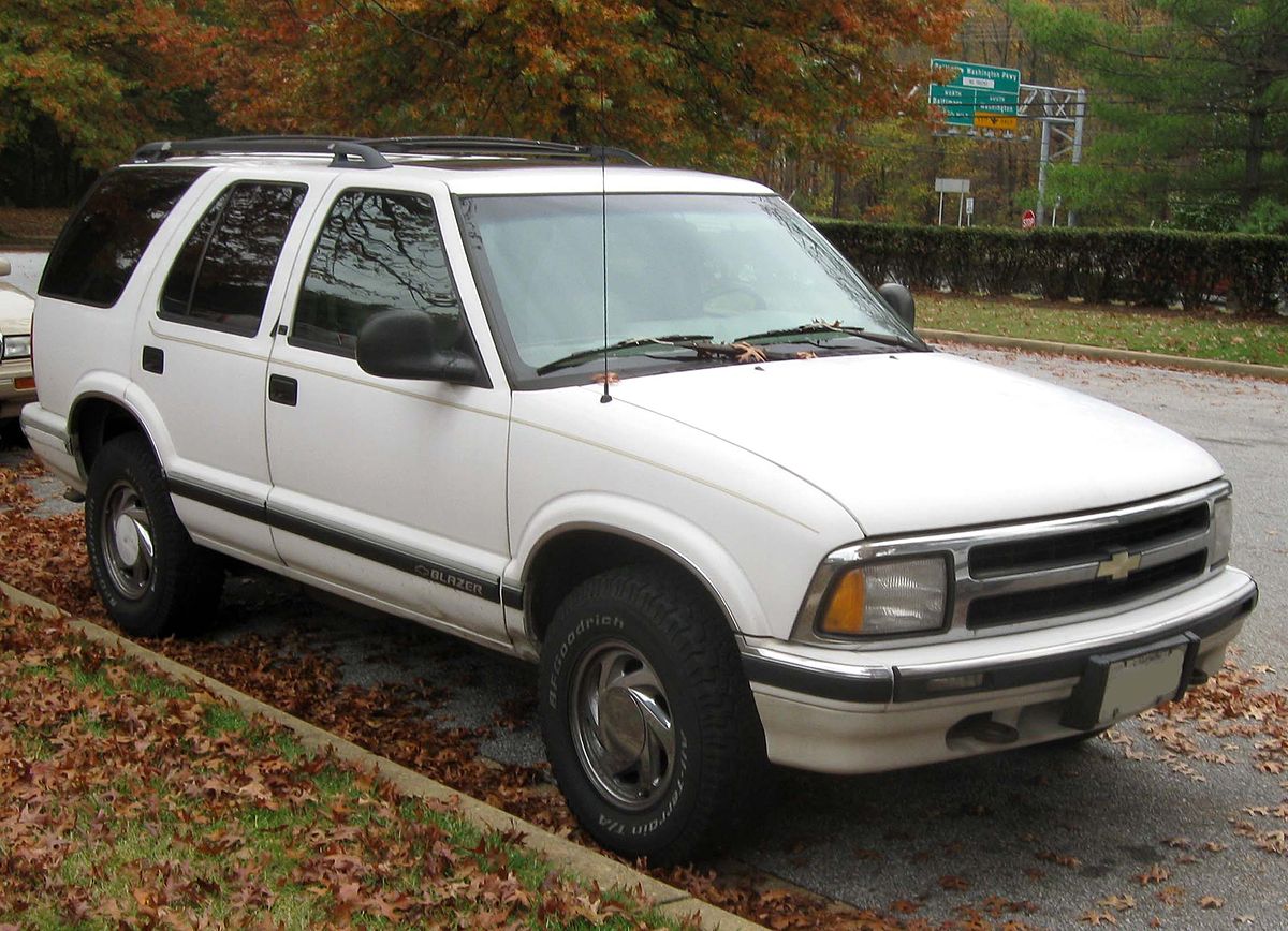 File:Chevrolet S-10 Blazer -- 10-30-2009.jpg - Wikimedia Commons