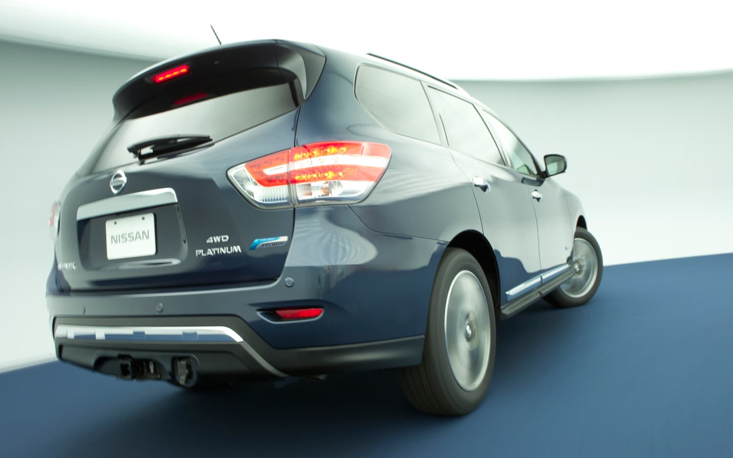 2014 Nissan Pathfinder Hybrid Review