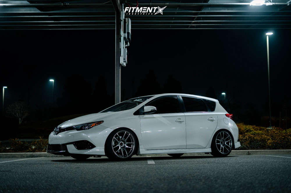 2018 Toyota Corolla IM Base with 18x9.5 ESR Sr08 and Federal 225x40 on  Coilovers | 1115240 | Fitment Industries