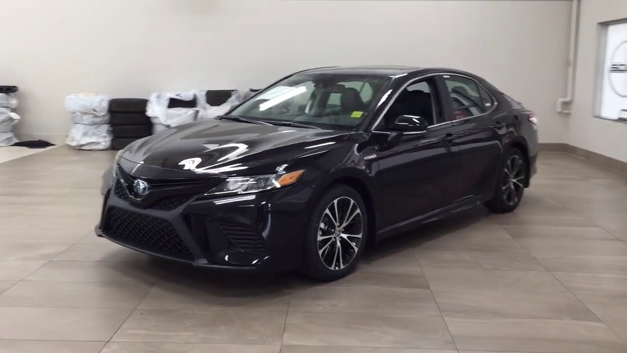 2020 Toyota Camry Hybrid SE Review - YouTube