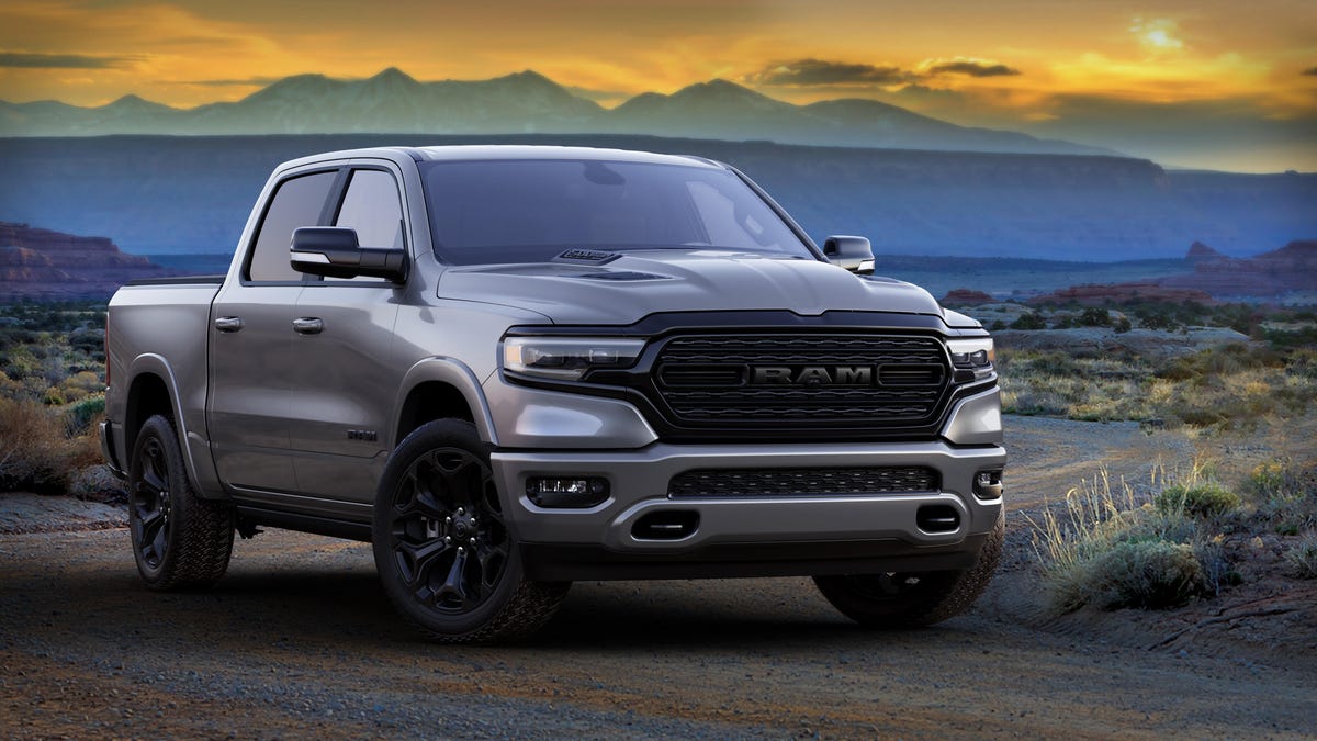 Ram goes all nocturnal with blacked-out Night Edition 1500 and HD pickups -  CNET