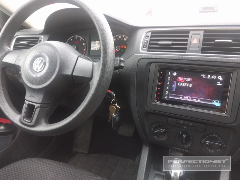 App Radio 4 Installation in 2013 Volkswagen Jetta of Anchorage