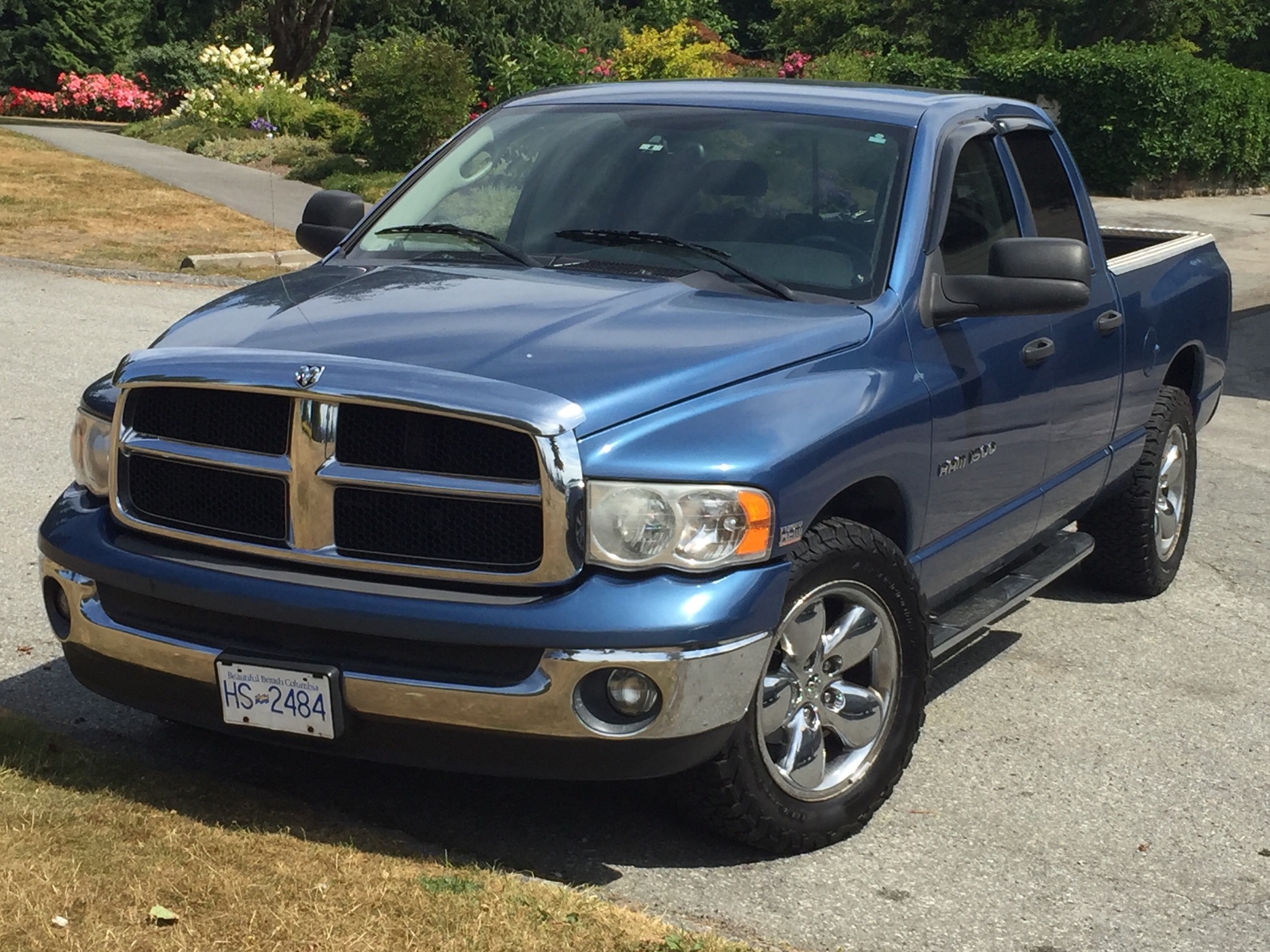 File:2002-2005 Dodge RAM 1500 (front) 01.jpg - Wikimedia Commons