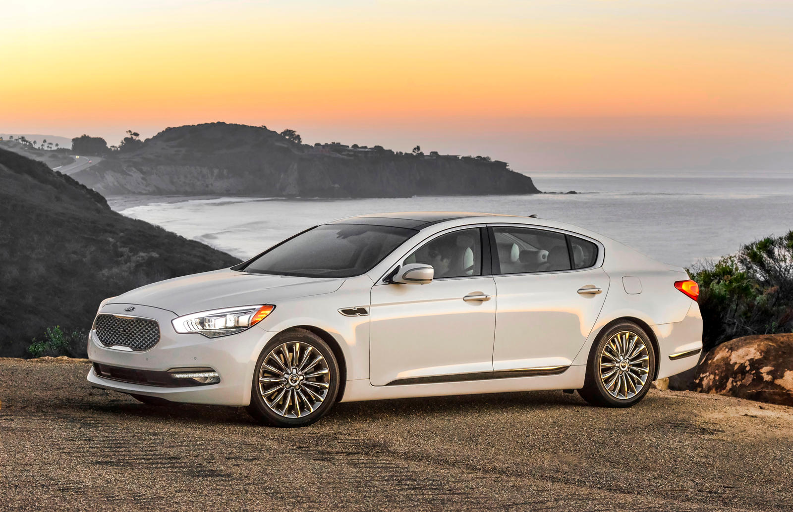 2015 Kia K900: Review, Trims, Specs, Price, New Interior Features, Exterior  Design, and Specifications | CarBuzz