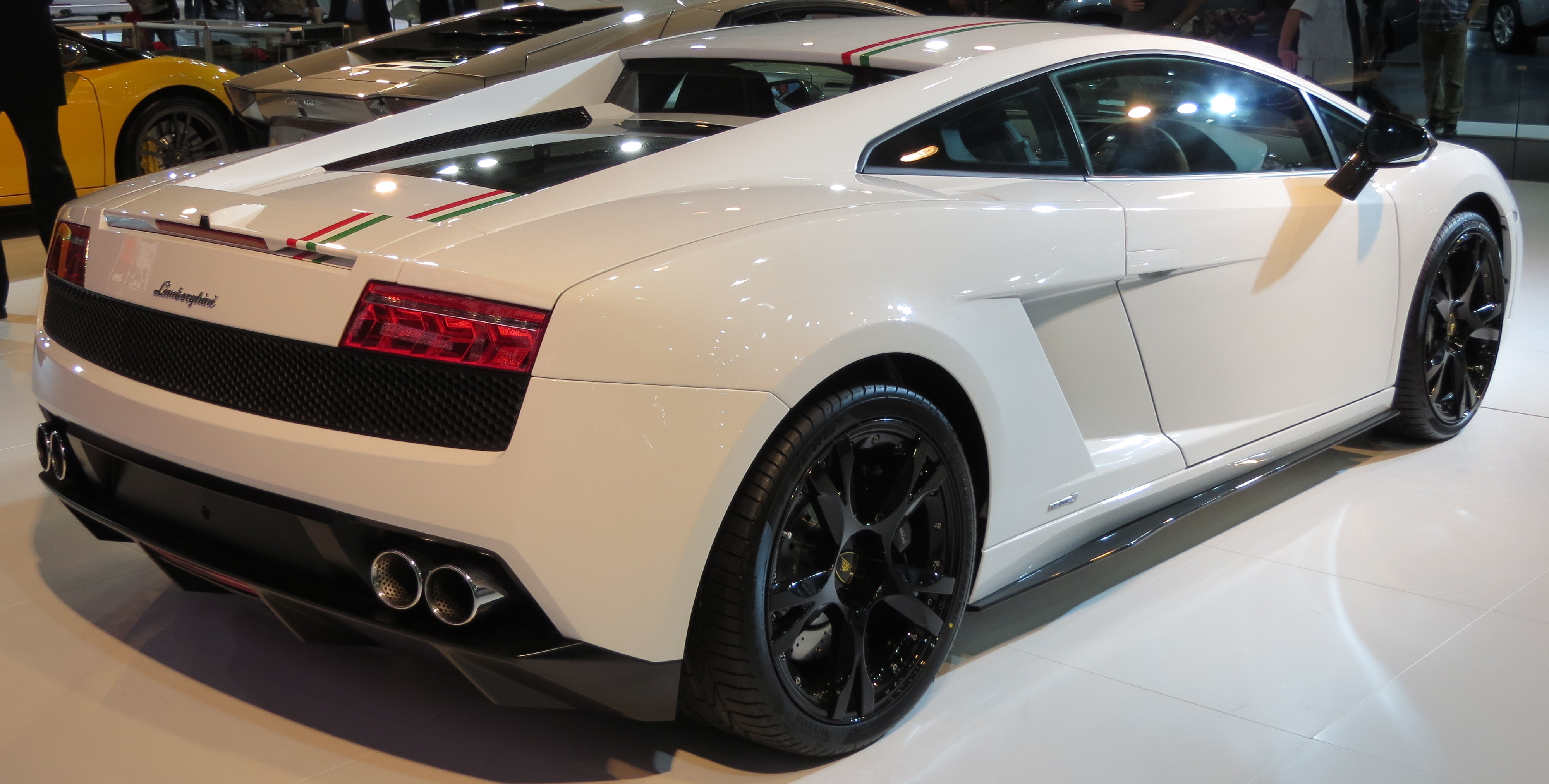 File:2012 Lamborghini Gallardo (L140) LP 550-2 Tricolore coupe (2012-10-26)  02 (cropped).jpg - Wikipedia