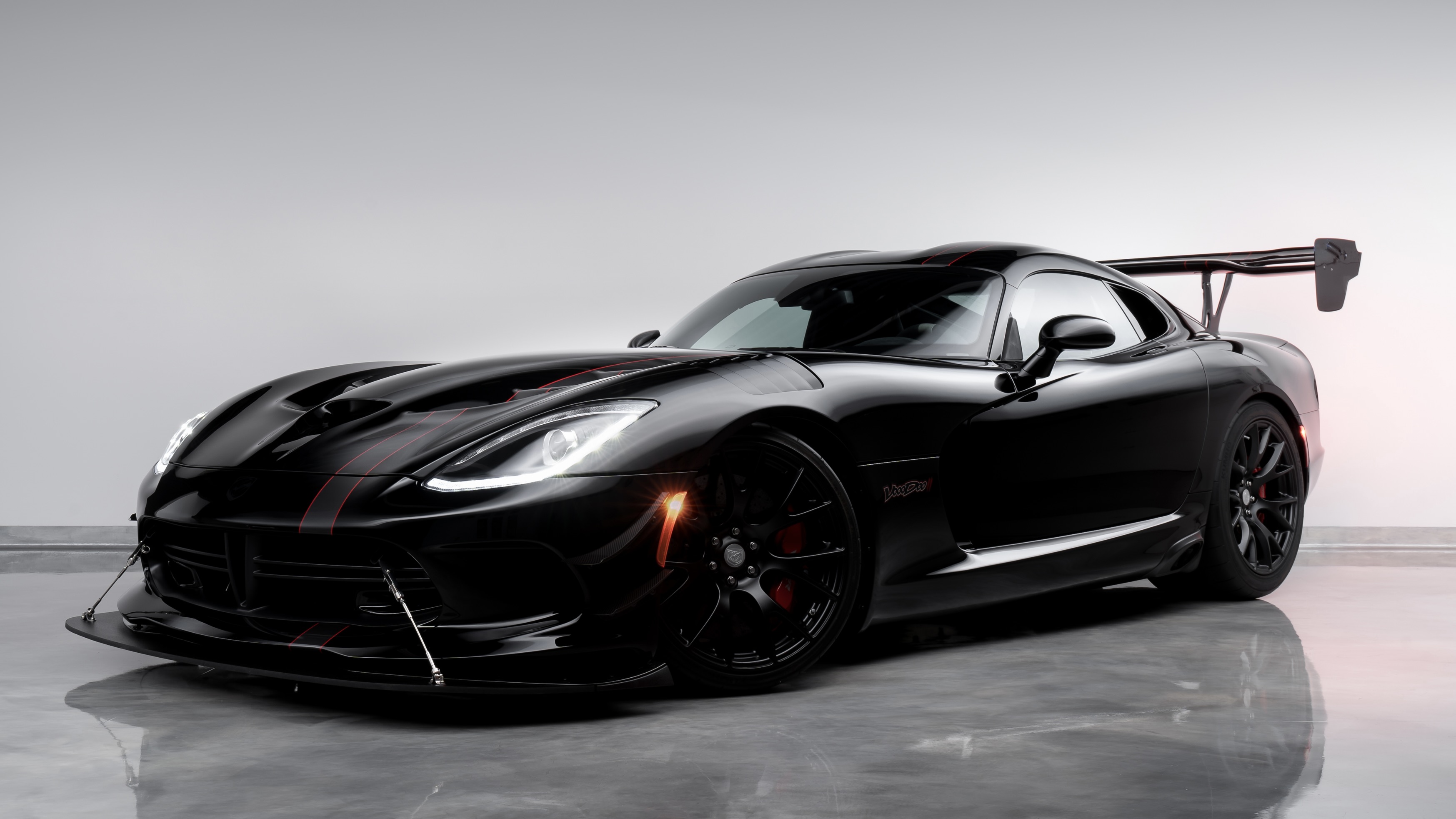 One of the last Dodge Vipers ever is up for sale | Top Gear