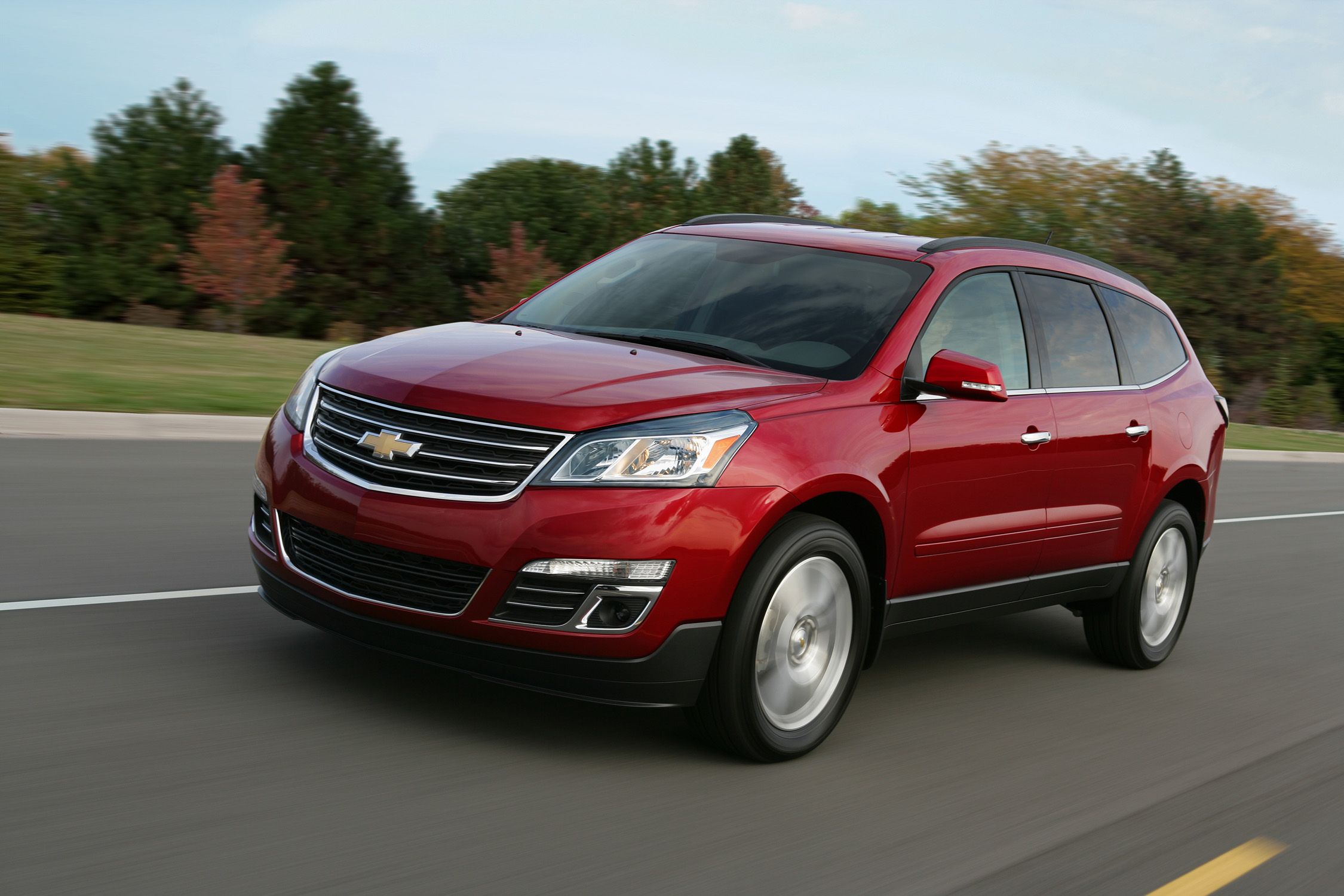 2017 Chevrolet Traverse Review, Pricing, and Specs