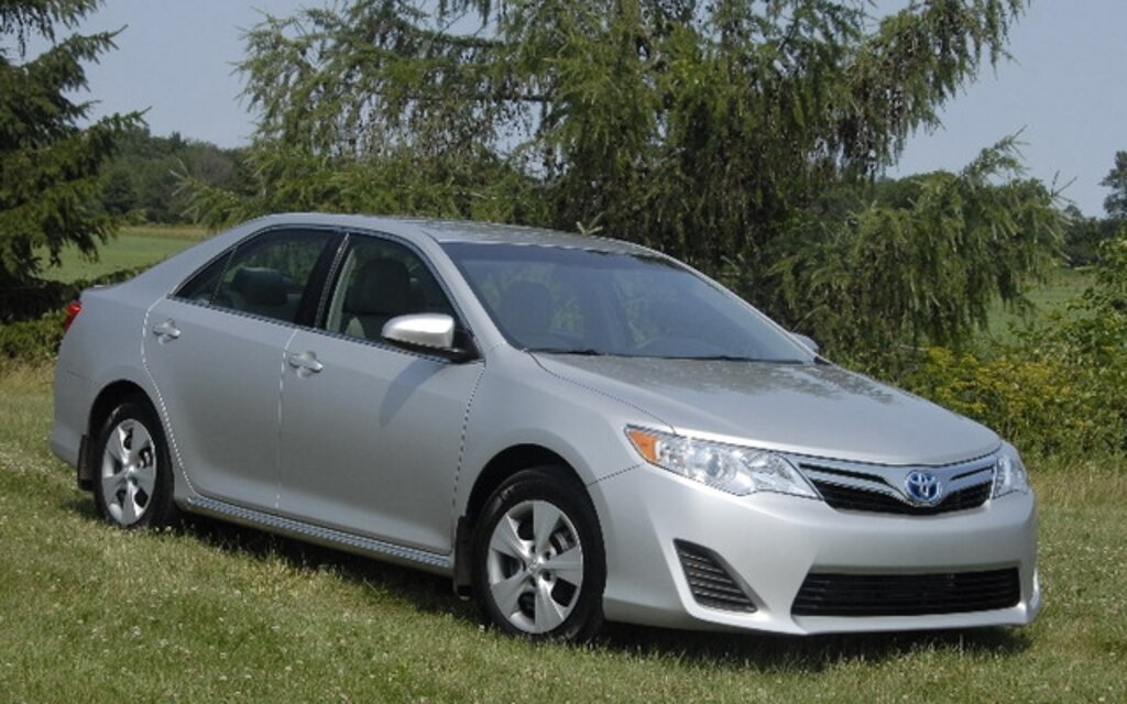 2012 Toyota Camry: Improved, but still conservative - The Car Guide