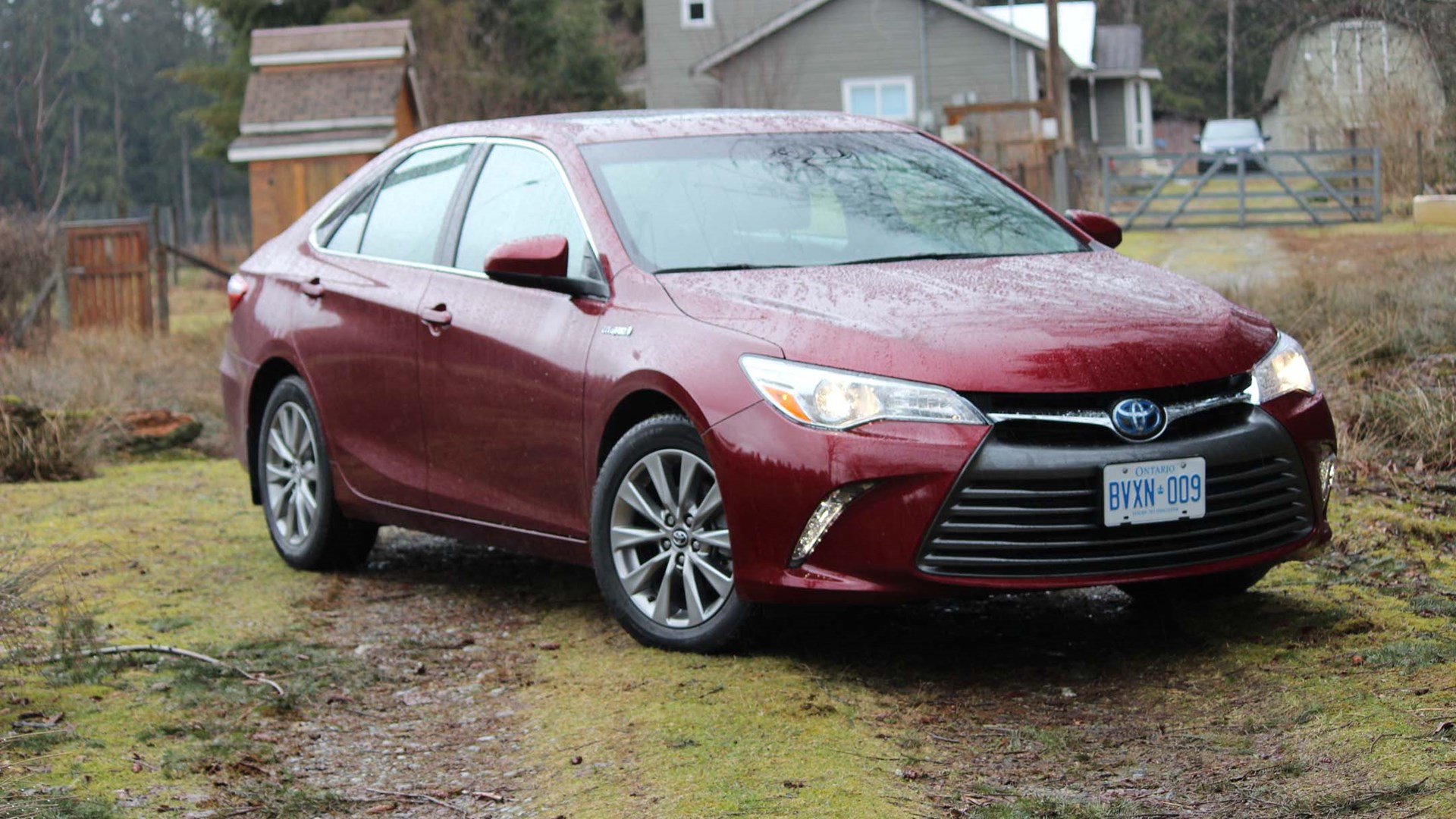 2017 Toyota Camry Hybrid XLE Test Drive review | AutoTrader.ca