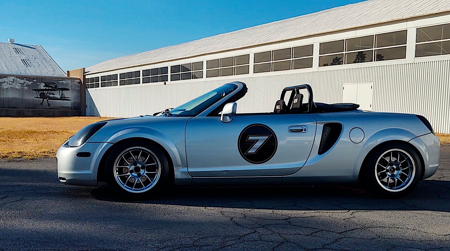 Track-Bred 2002 Toyota MR2 Spyder Looks Ready to Rumble - autoevolution