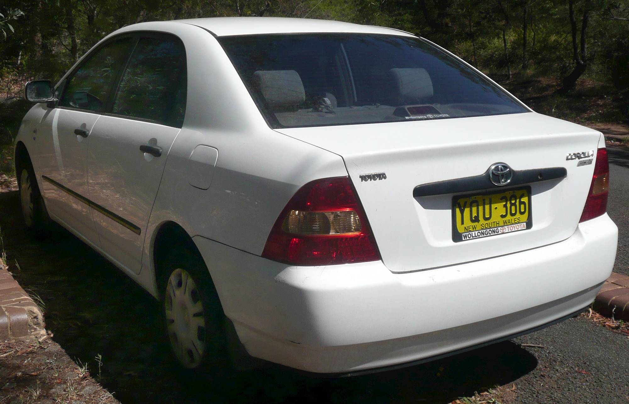 2003 Toyota Corolla LE - Sedan 1.8L auto