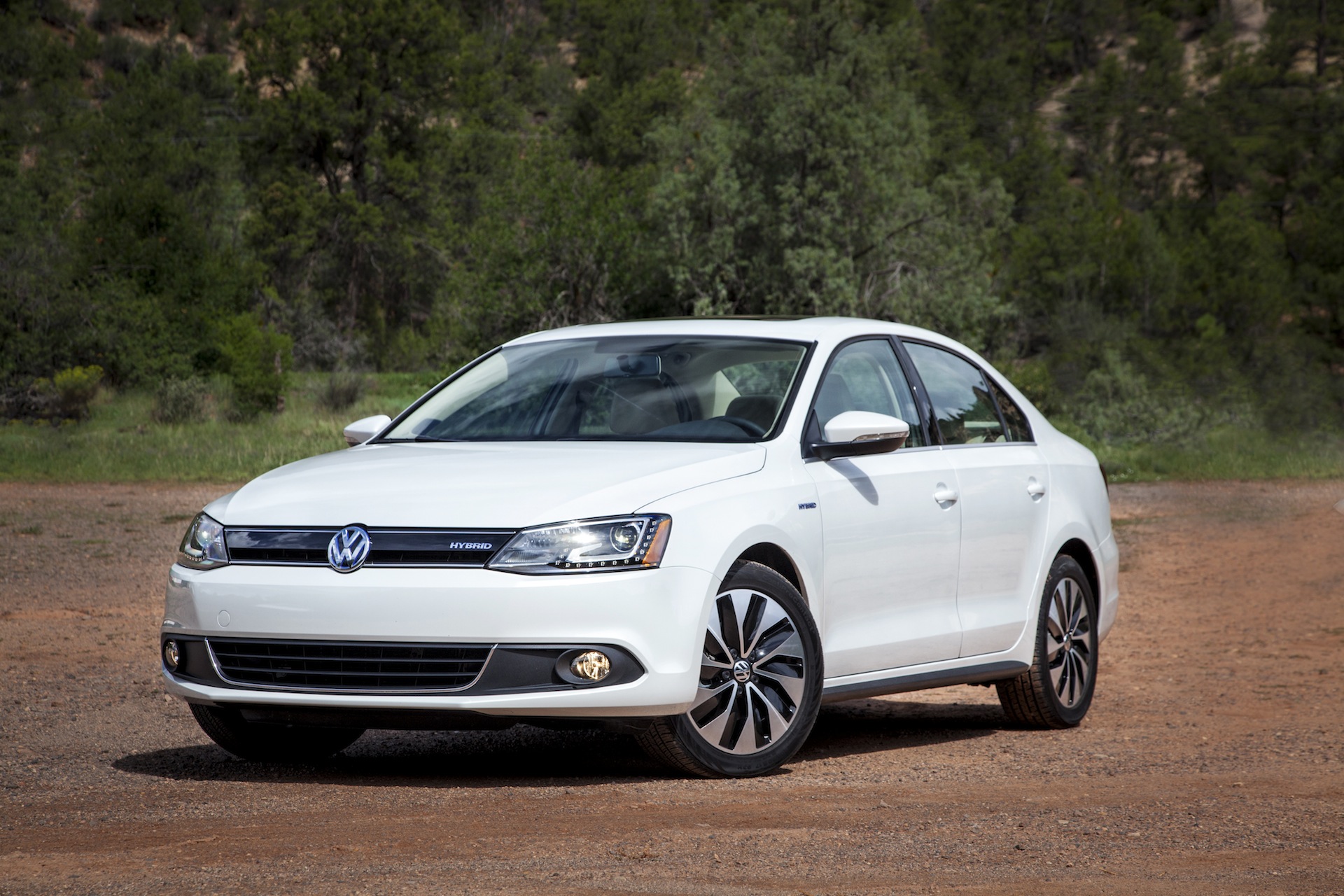 2013-2015 Volkswagen Jetta Hybrid recalled for transmission issue