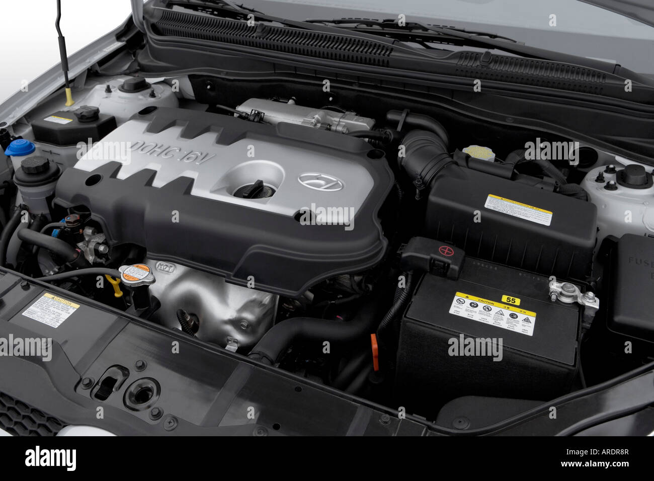 2007 Hyundai Accent SE in Silver - Engine Stock Photo - Alamy