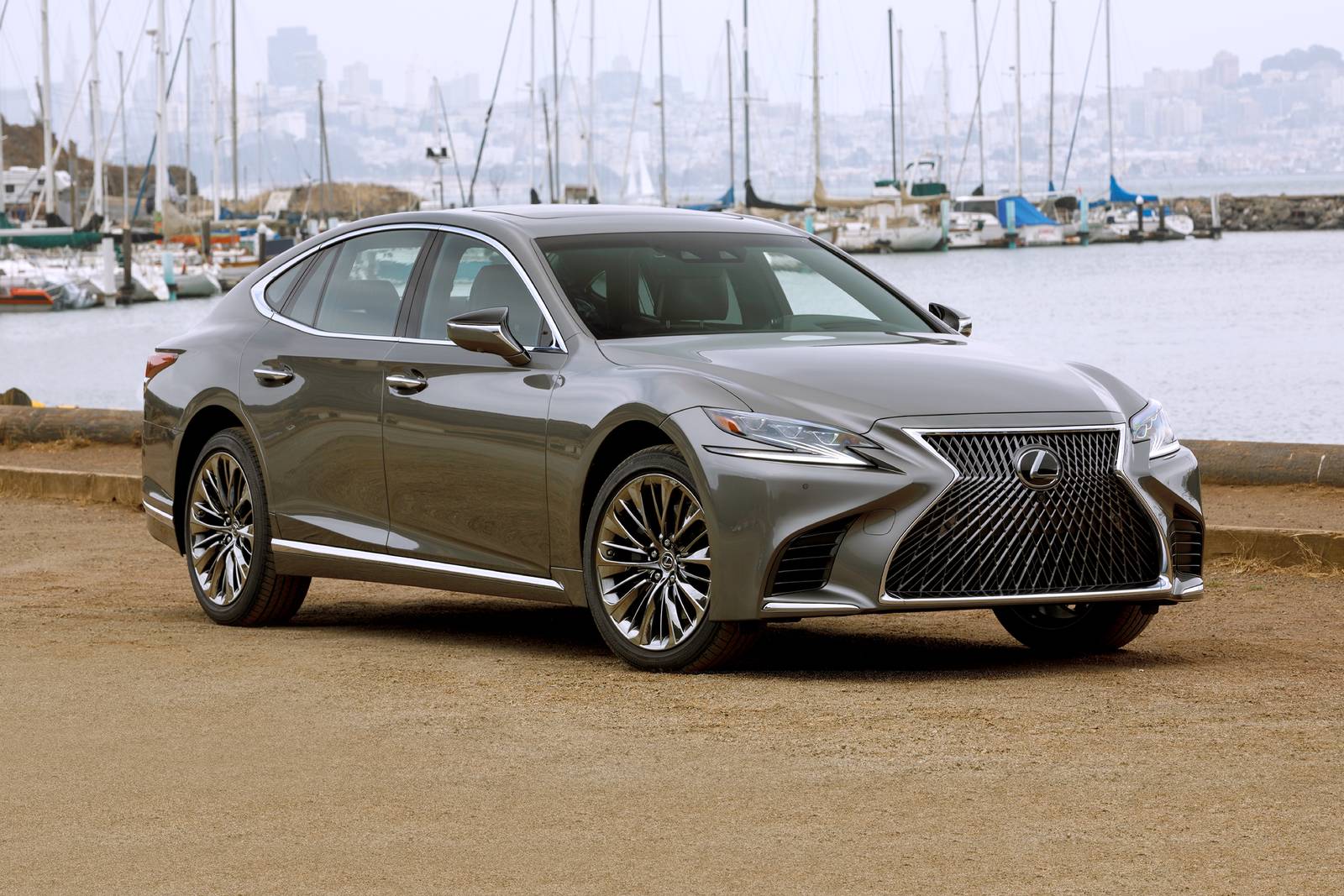 2018 Lexus LS 500 Review & Ratings | Edmunds