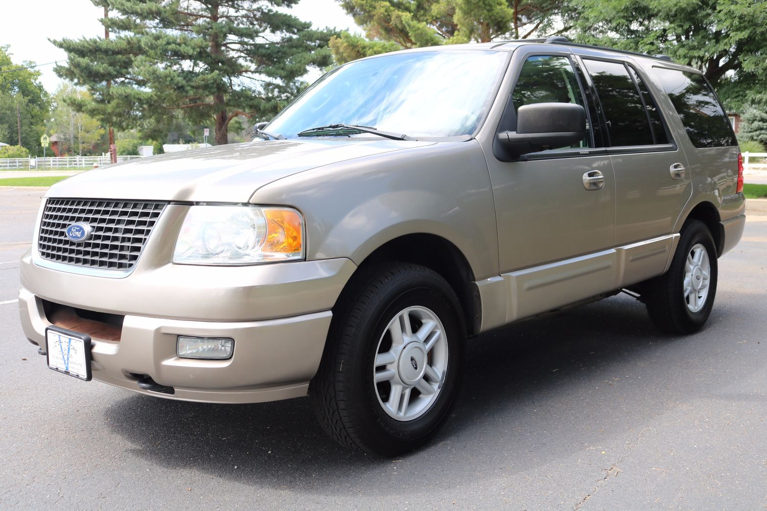 2003 Ford Expedition XLT | Victory Motors of Colorado