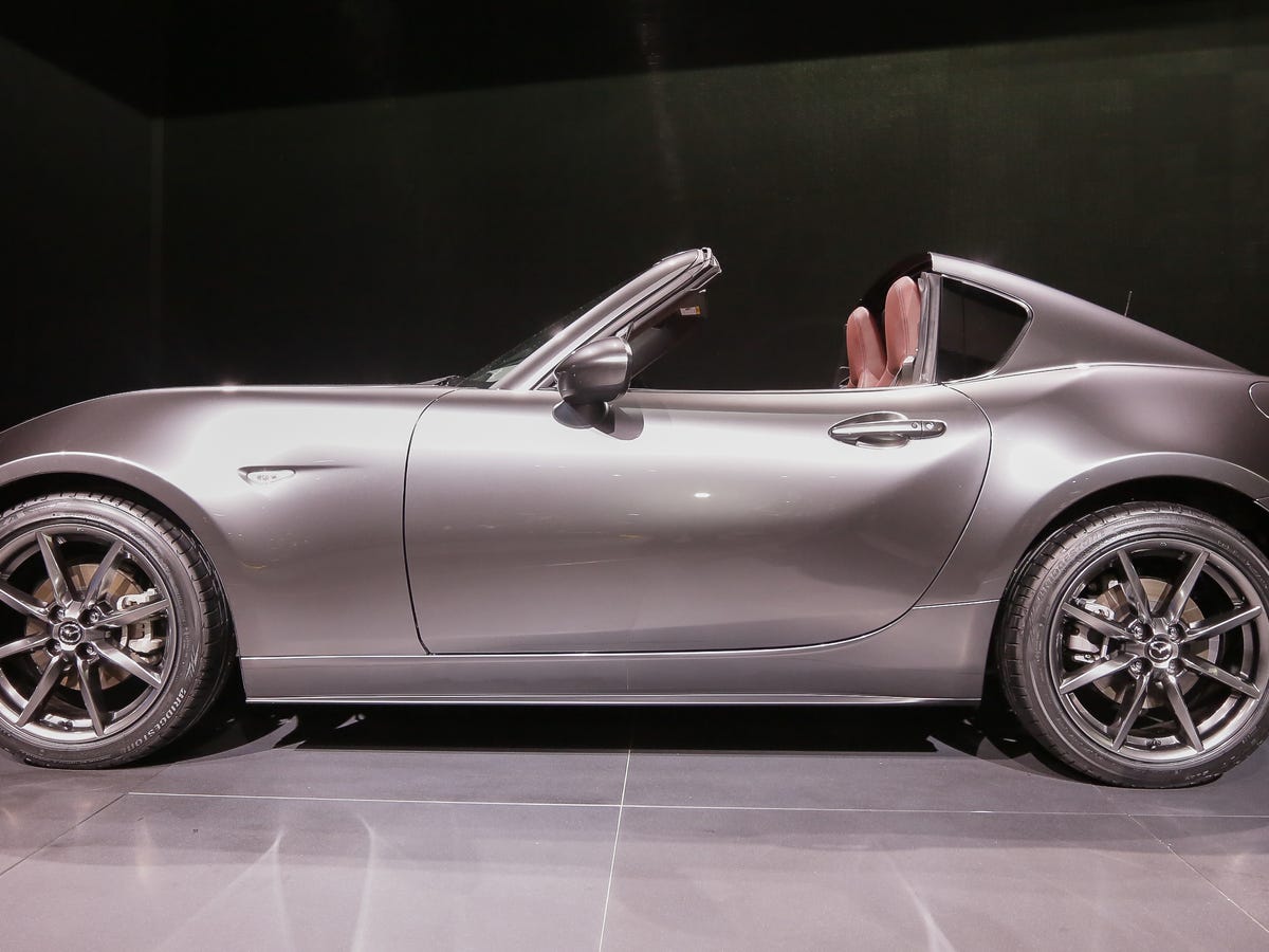 Hell yes, hell no: Our editors debate Mazda's MX-5 RF - CNET
