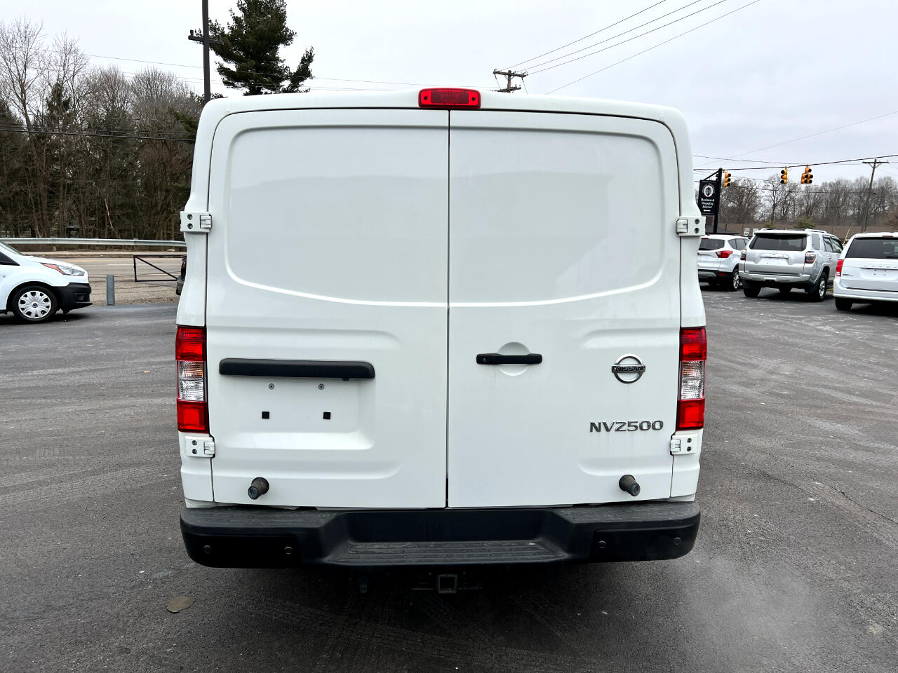 Used 2020 Nissan NV Cargo NV2500 HD Standard Roof V8 SV for Sale in  Columbiana OH 44408 D'Lux Motors, INC