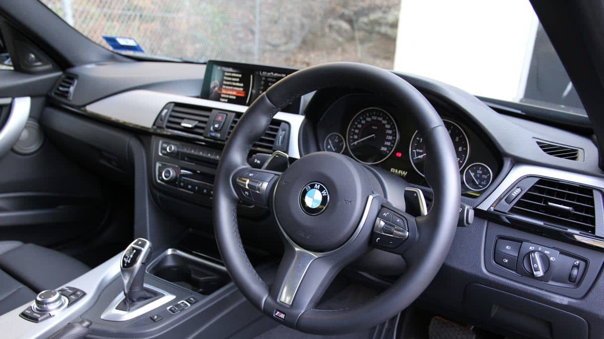 BMW ActiveHybrid 3 Review - Drive