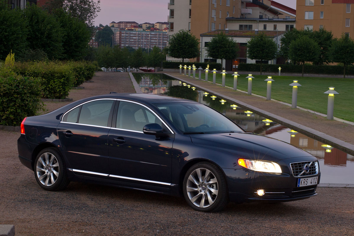 2011 Volvo S80 - Information and photos - MOMENTcar