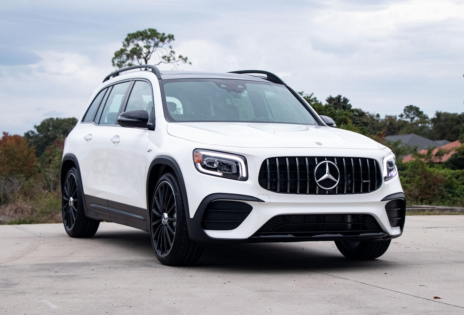 2022 Mercedes-AMG GLB 35 Review, Pricing | AMG GLB 35 SUV Models | CarBuzz