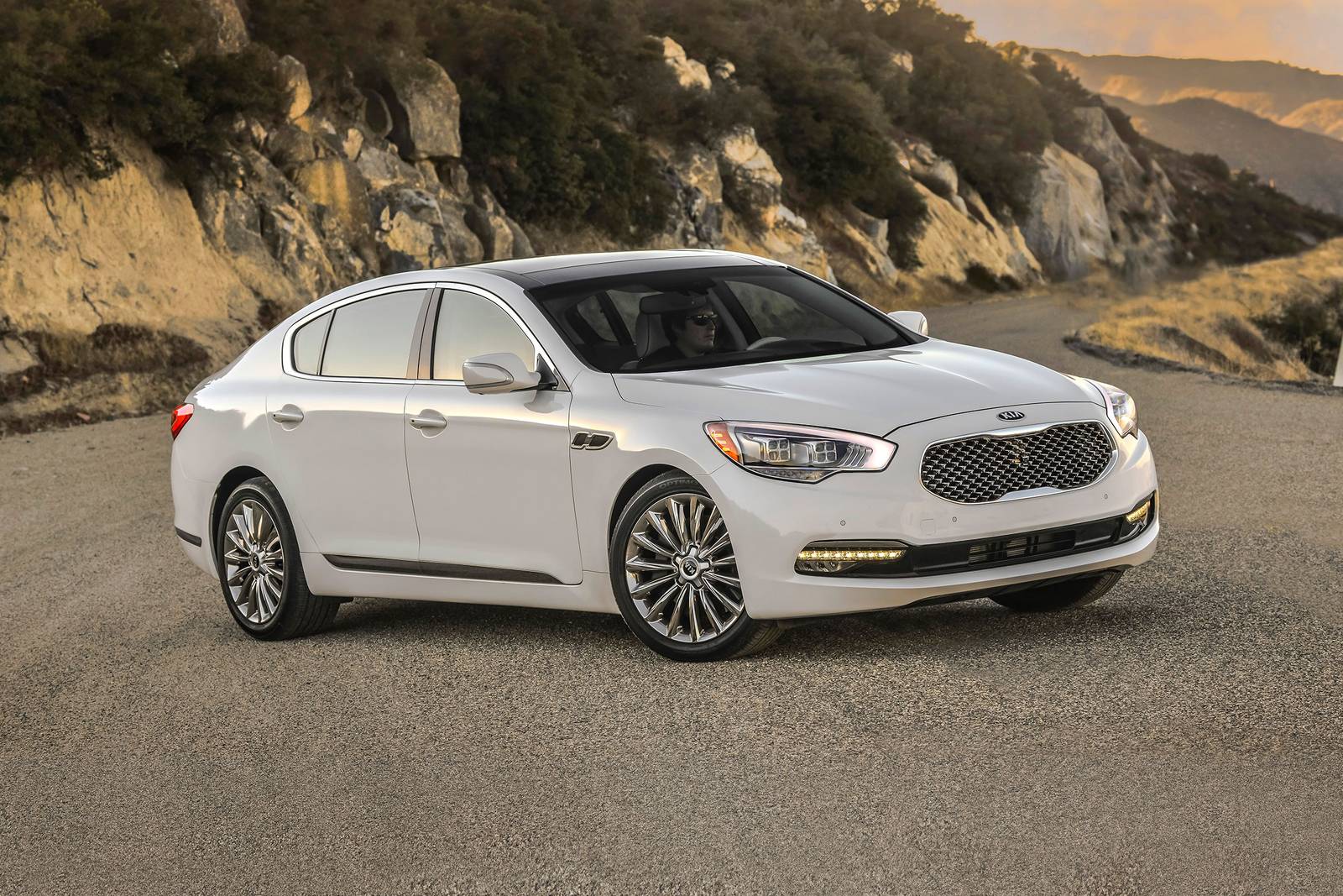 2018 Kia K900 Review & Ratings | Edmunds