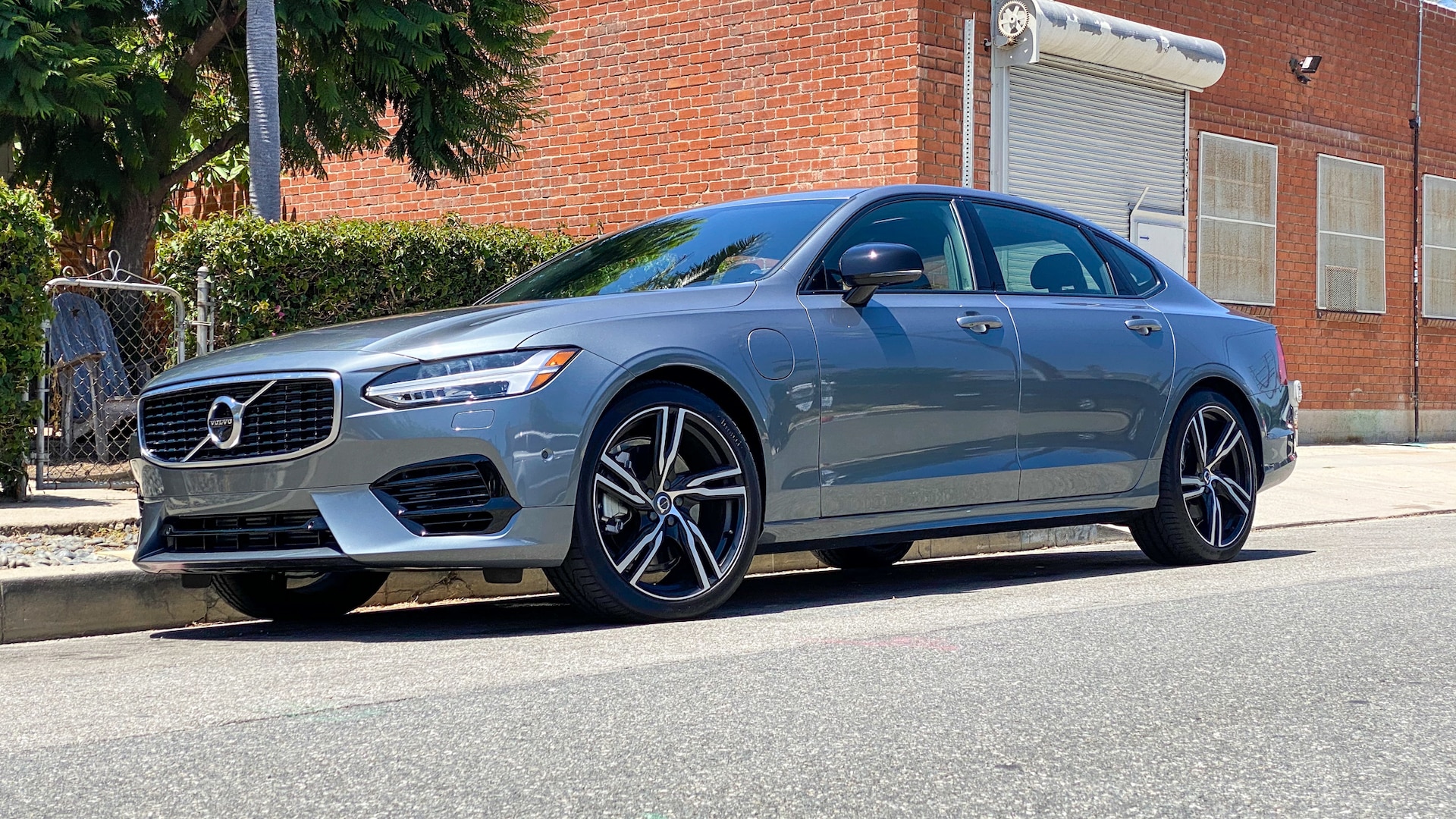 Plug and Play: 2020 Volvo S90 T8 E-AWD R-Design Test Drive