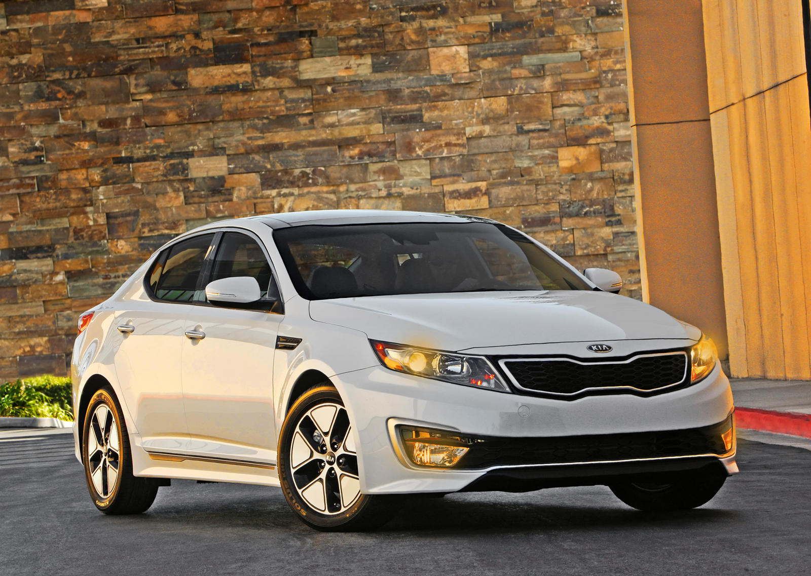 2011 Kia Optima Hybrid: Review, Trims, Specs, Price, New Interior Features,  Exterior Design, and Specifications | CarBuzz