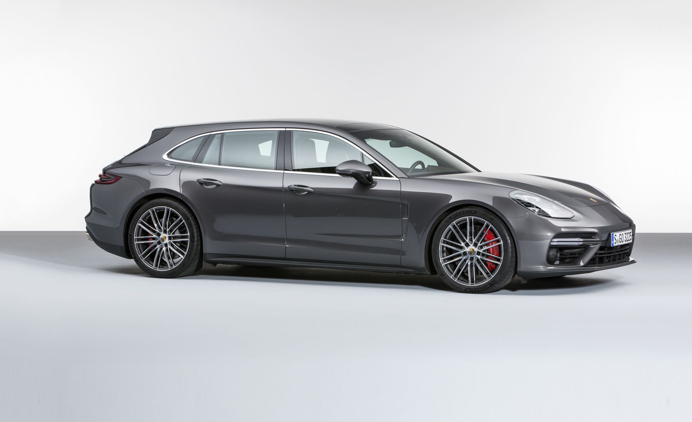 2018 Porsche Panamera Sport Turismo Photos and Info | News | Car and Driver