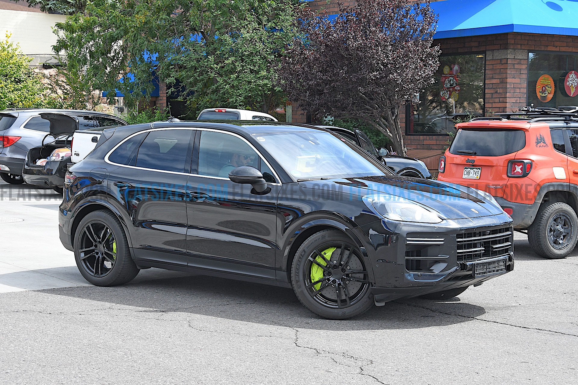 Facelifted 2023 Porsche Cayenne Turbo S E-Hybrid spied! | FLATSIXES