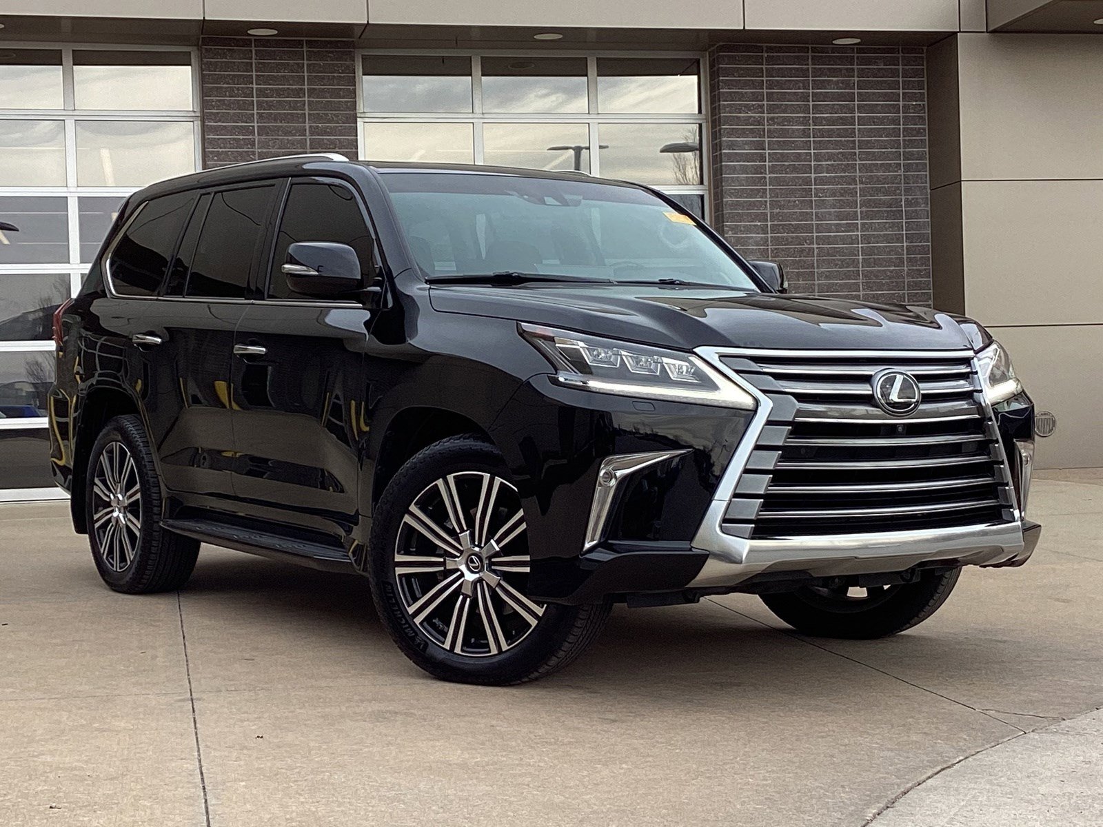 Certified Pre-Owned 2019 Lexus LX 570 SUV in Cary #P09991 | Hendrick Dodge  Cary