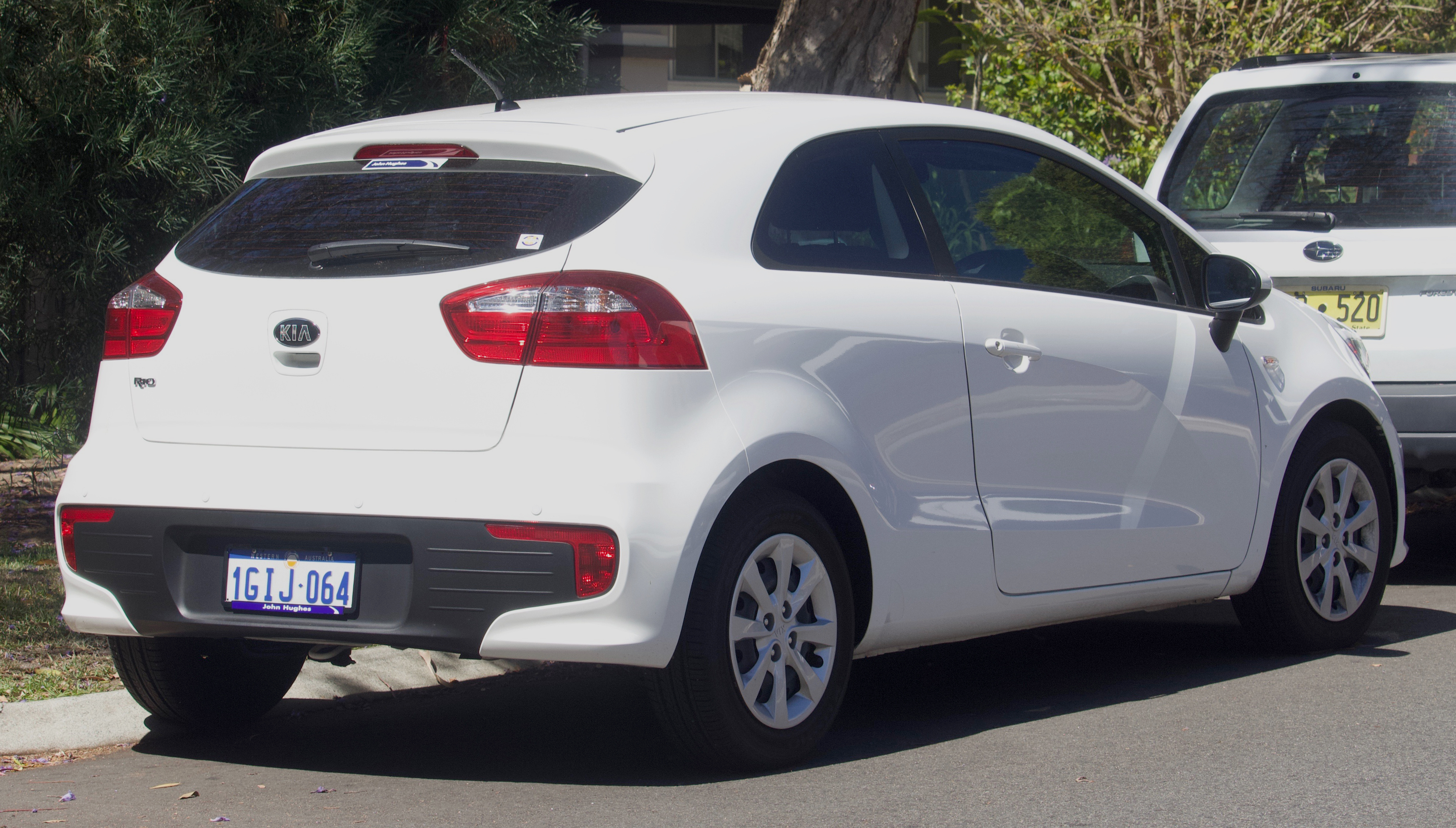 File:2017 Kia Rio (UB) S 3-door hatchback (2018-11-26).jpg - Wikimedia  Commons