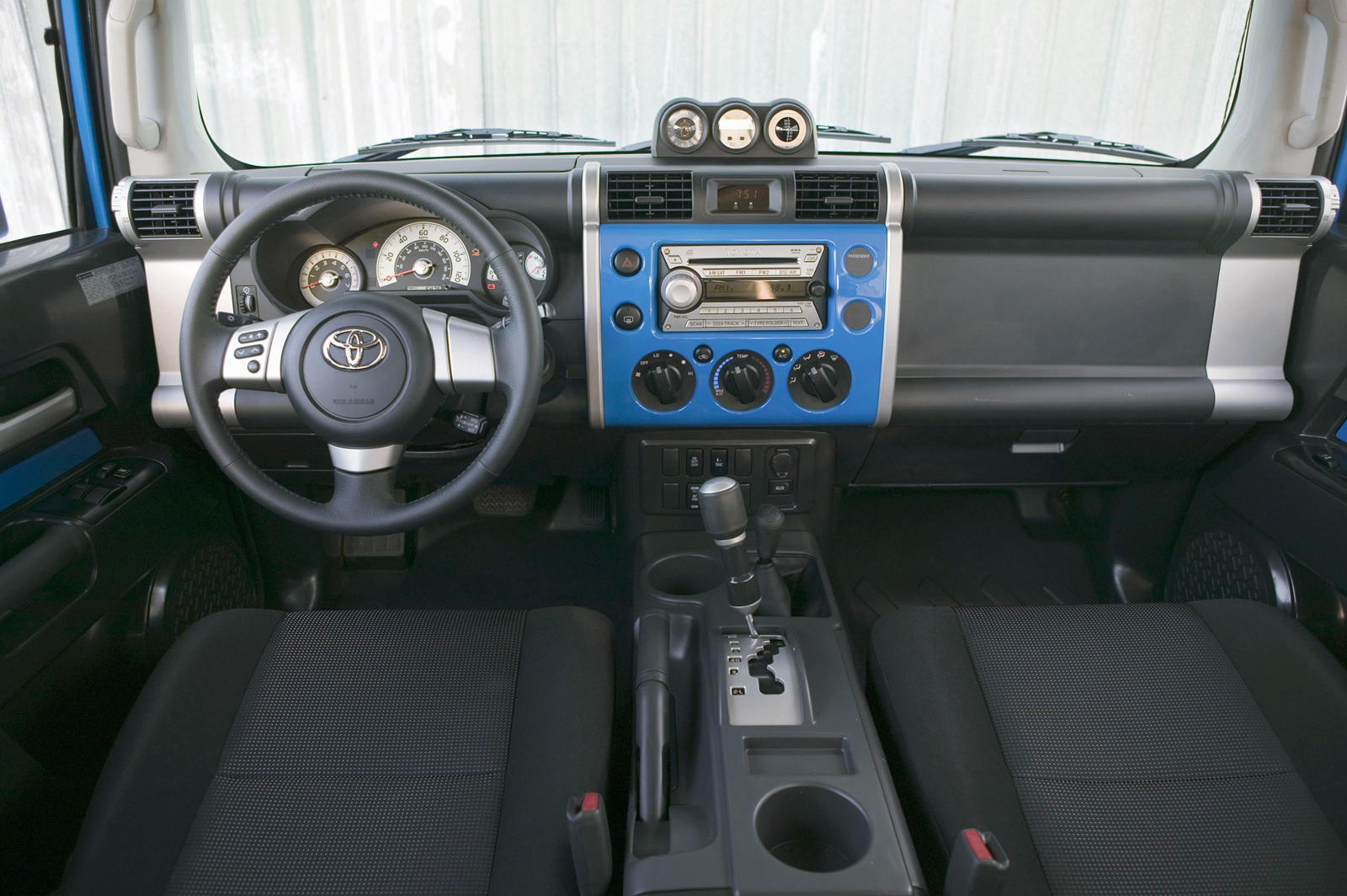 2009 Toyota FJ Cruiser Interior Photos | CarBuzz