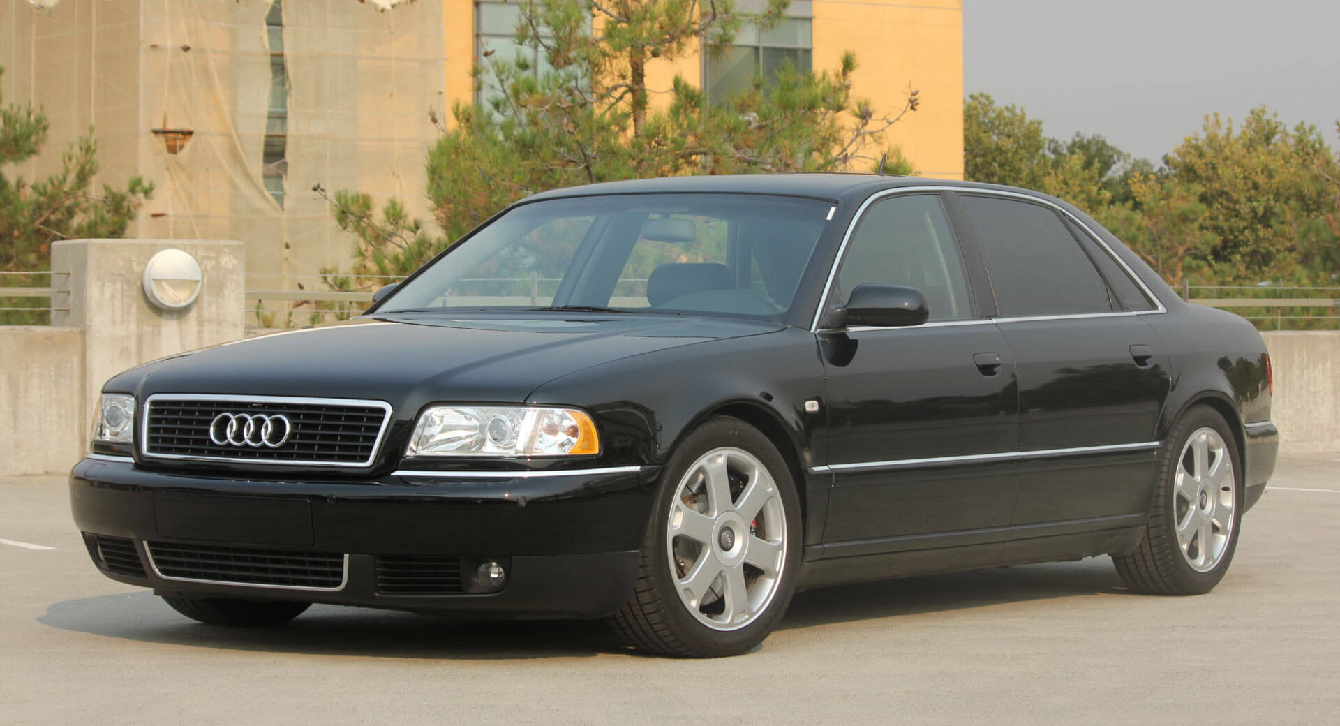 $21k Wasn't Enough To Secure This Refurbished 2002 Audi A8L | Carscoops