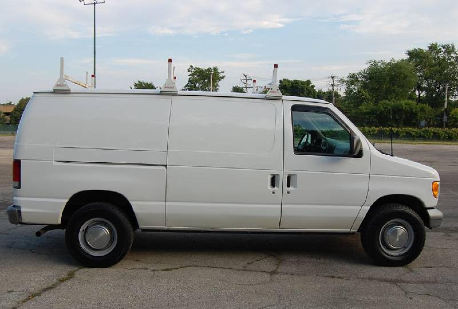 2000 Ford Econoline Cargo - Information and photos - Neo Drive