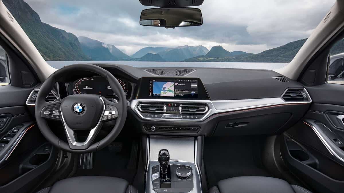 2019 BMW 330i xDrive - The Ultimate Interior Machine | Torque News