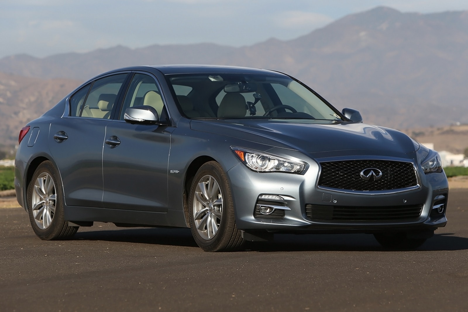 2016 INFINITI Q50 Review & Ratings | Edmunds