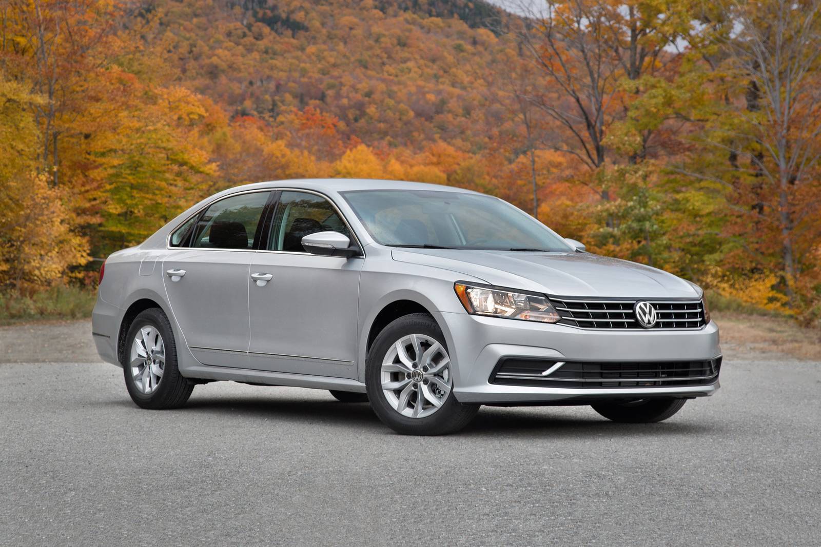 2019 Volkswagen Passat Review & Ratings | Edmunds