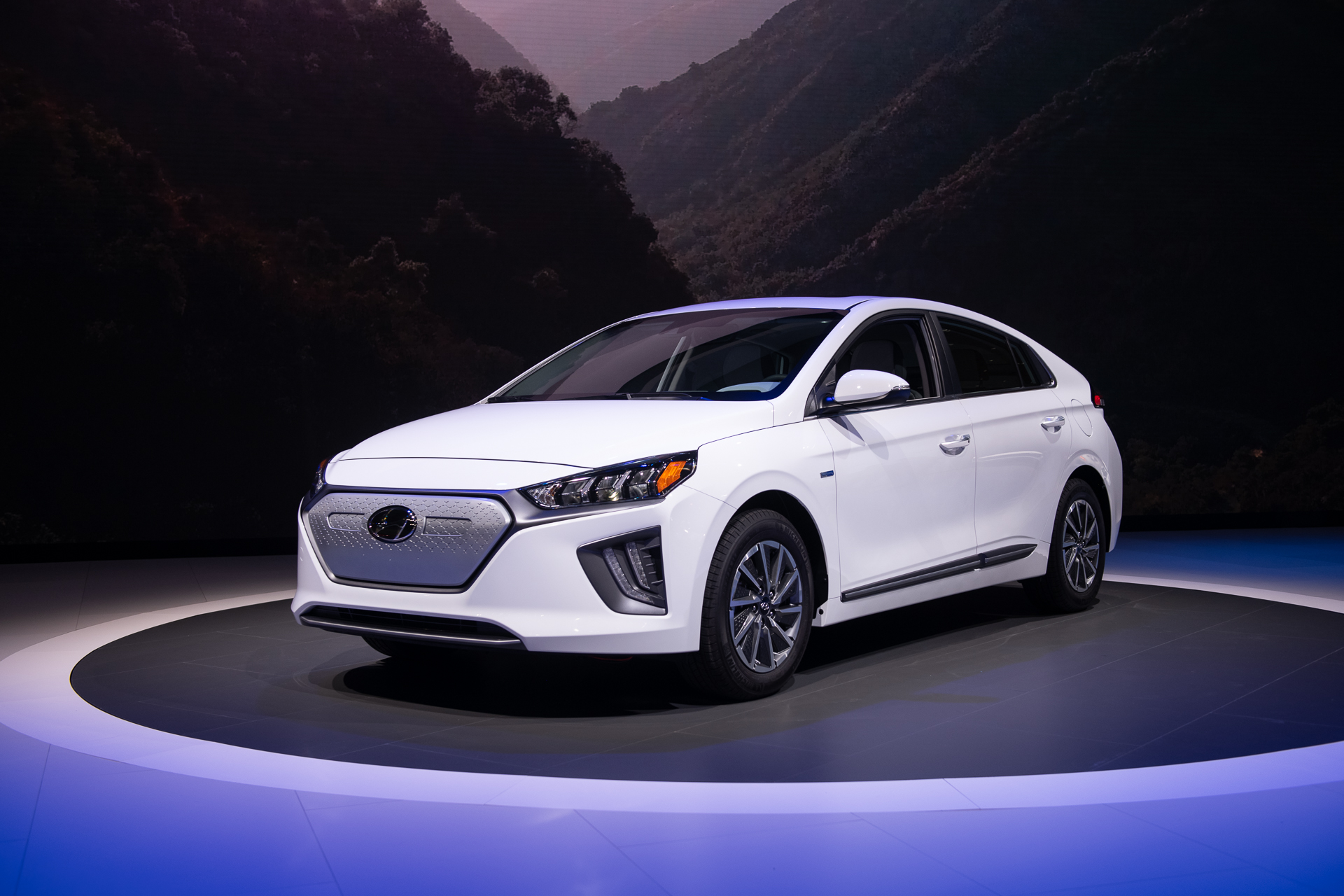 2020 Hyundai Ioniq Electric: 170-mile EV inherits good stuff from Kona  Electric