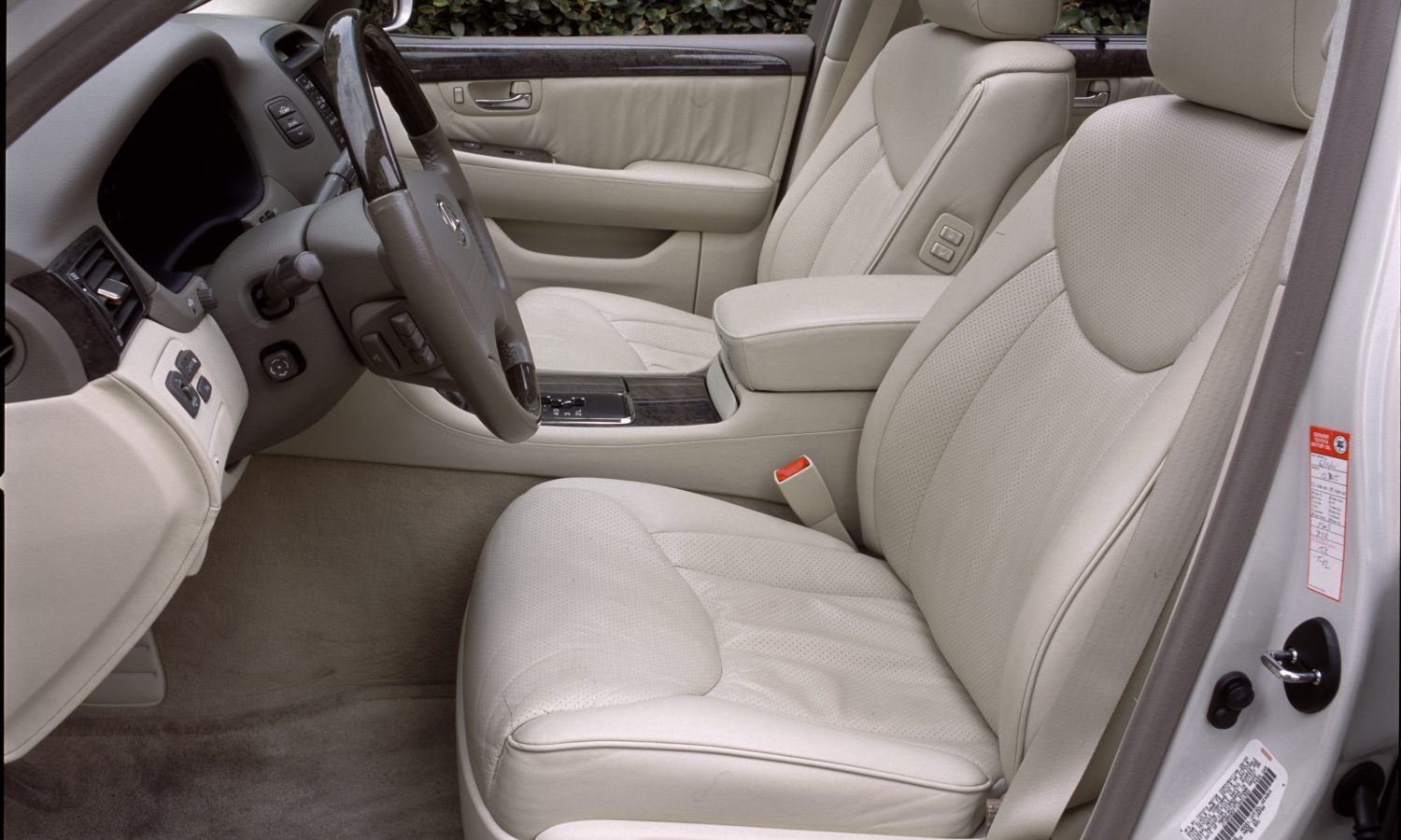 2001-2003 Lexus LS 430 interior 035 - Lexus USA Newsroom