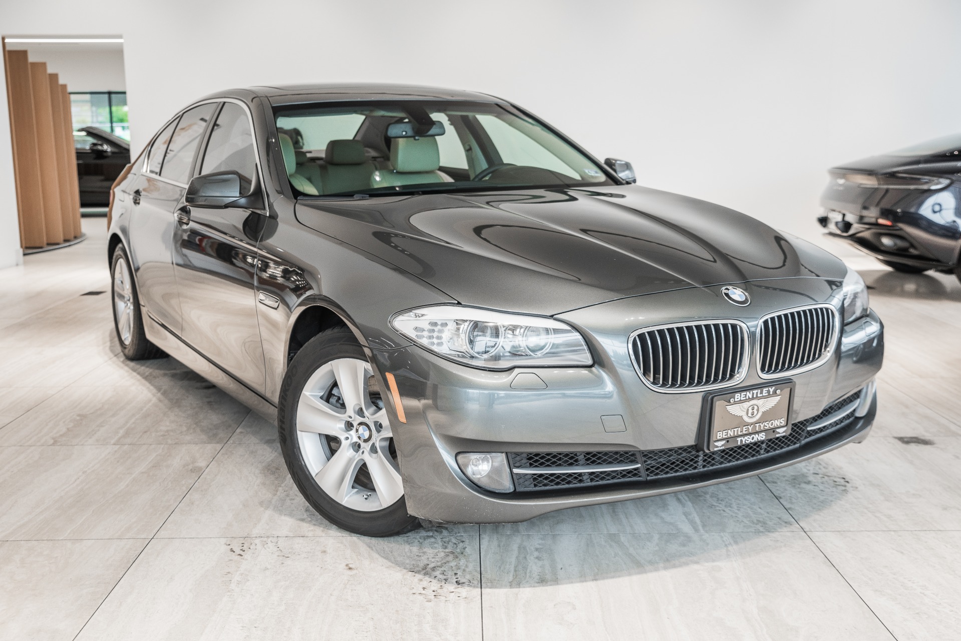 Used 2013 BMW 5 Series 528i xDrive For Sale (Sold) | Aston Martin  Washington DC Stock #PW13425