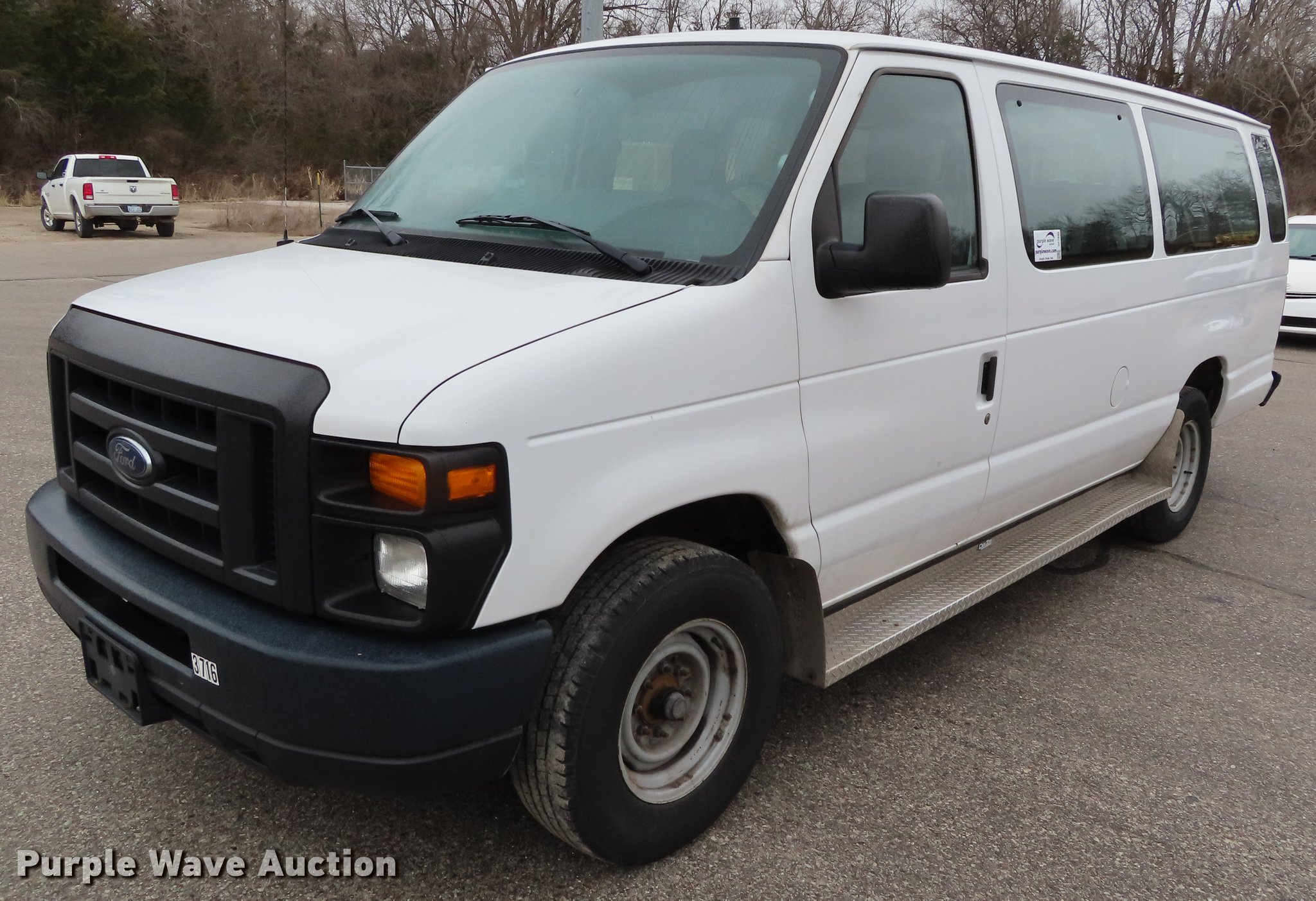 2013 Ford E350 Super Duty van in Olathe, KS | Item DF7695 sold | Purple Wave