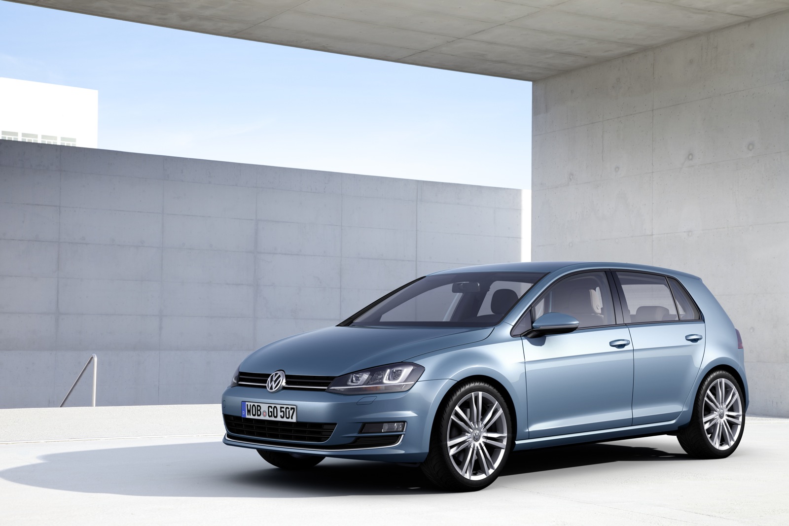 2014 Volkswagen Golf Preview: Lighter, Larger, More Efficient