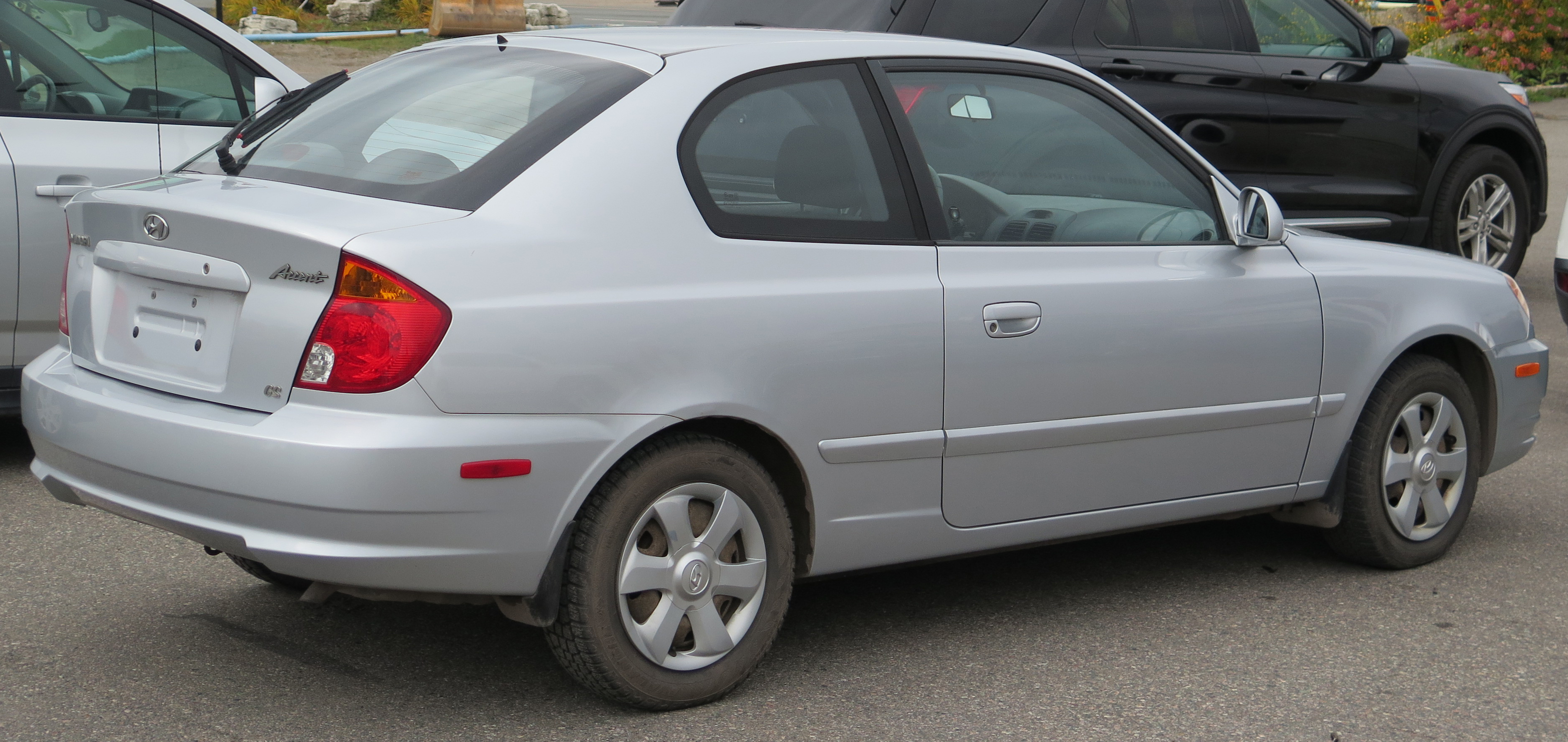 File:2006 Hyundai Accent GS hatchback in Clean Silver Metallic, Rear  Right.jpg - Wikipedia