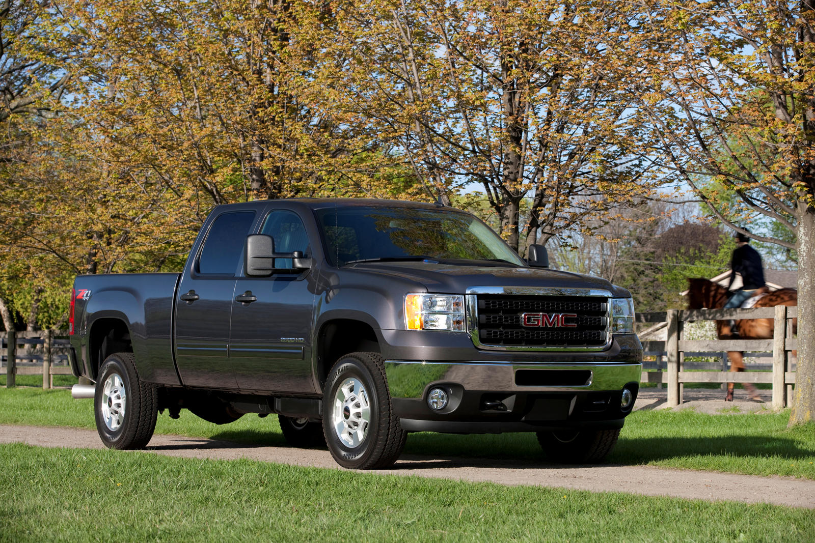 2010 GMC Sierra 2500HD: Review, Trims, Specs, Price, New Interior Features,  Exterior Design, and Specifications | CarBuzz