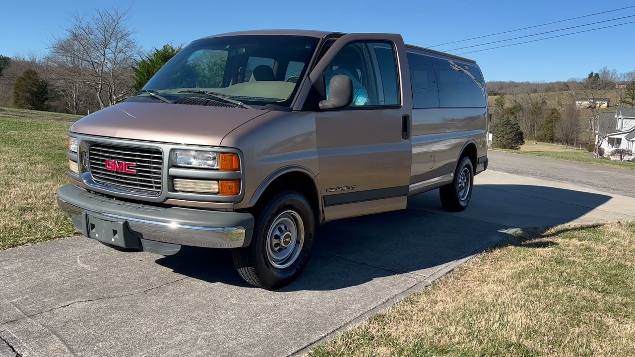 Start up and drive by video of this 1998 GMC Savana 3500 Van - YouTube